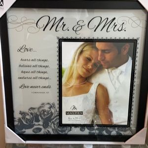 Mr & Mrs picture frame